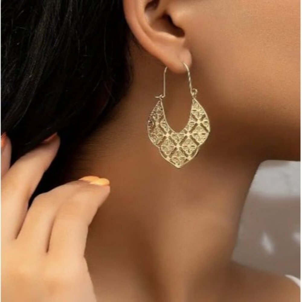 14k Gold Plated Elegant Intricate Cut-Out Drop Earring
